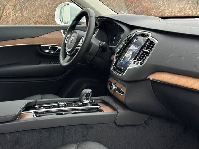 2025 Volvo XC90 T8 Plus Bright Theme 7P