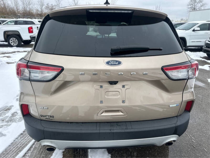 2020 Ford Escape SE
