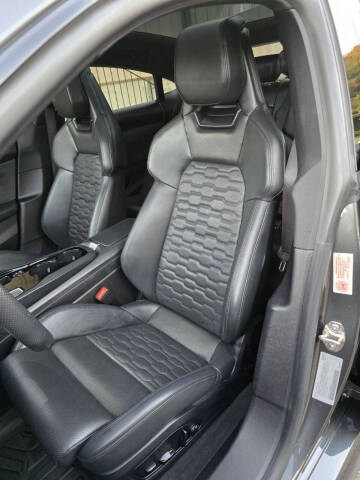 2022 Audi e-tron GT quattro Premium Plus