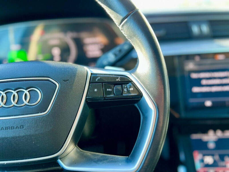 2024 Audi Q8 e-tron quattro Prestige