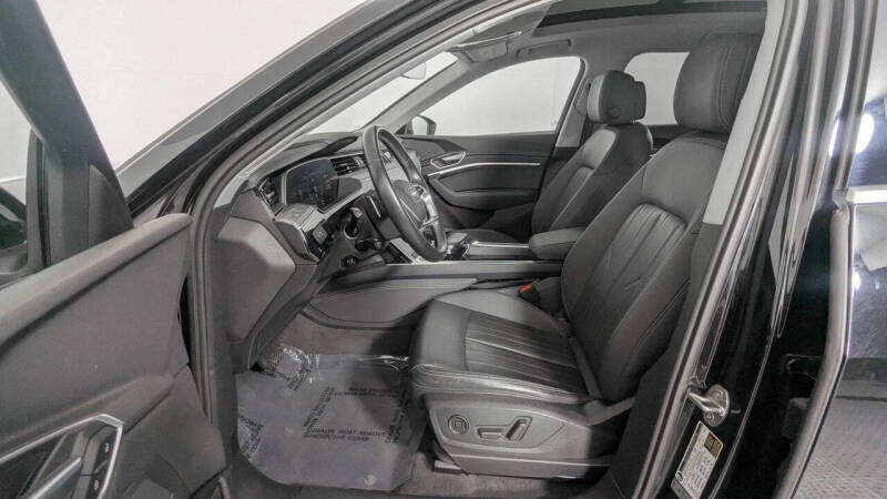 2021 Audi e-tron quattro Premium