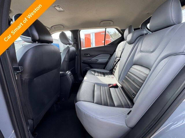 2023 Nissan Kicks SR