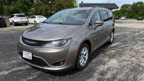 2017 Chrysler Pacifica Touring-L