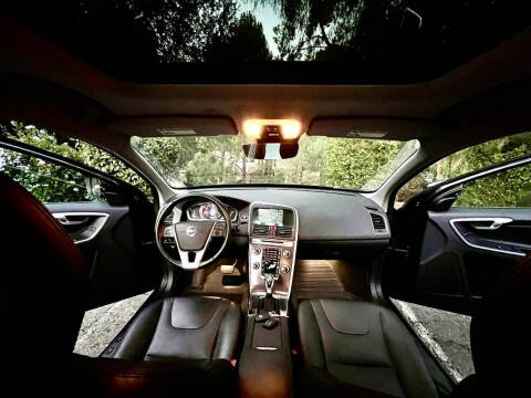 2016 Volvo XC60 T6 Drive-E