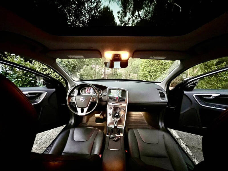 2016 Volvo XC60 T6 Drive-E