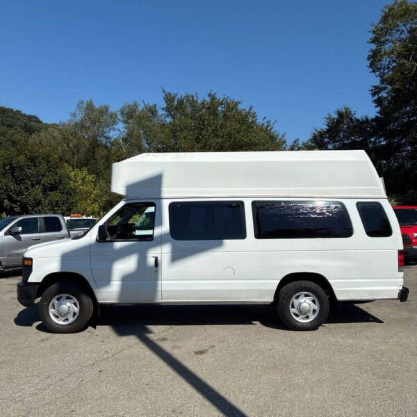 2011 Ford E-Series E-350 SD