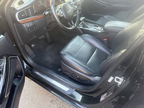 2017 Kia Cadenza Premium