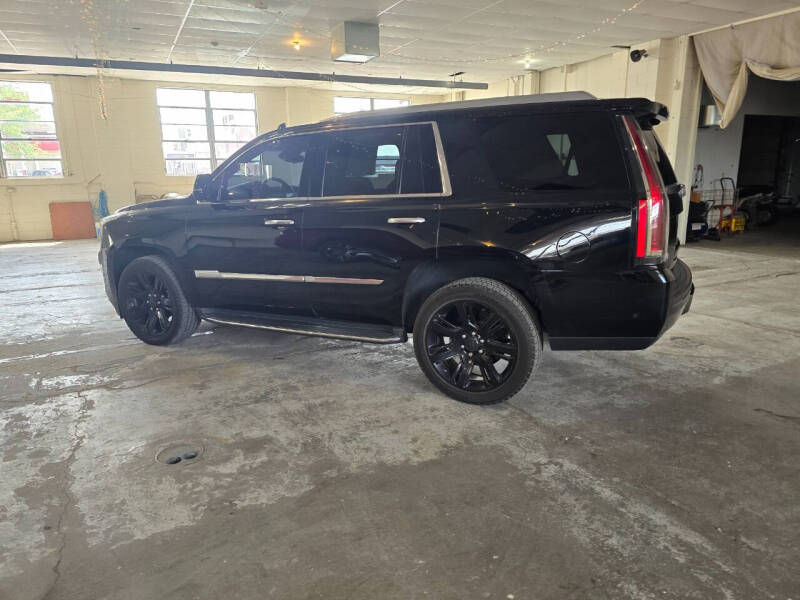 2017 Cadillac Escalade Luxury