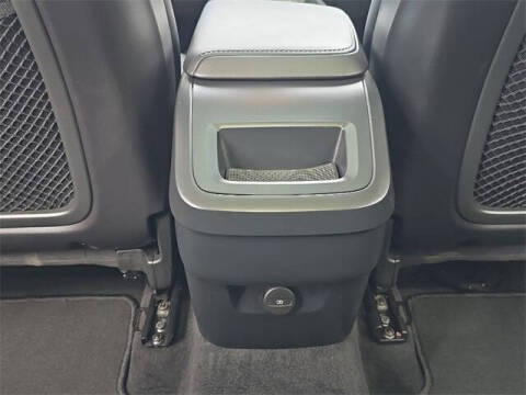 2024 Volvo XC60 B5 Core Dark Theme