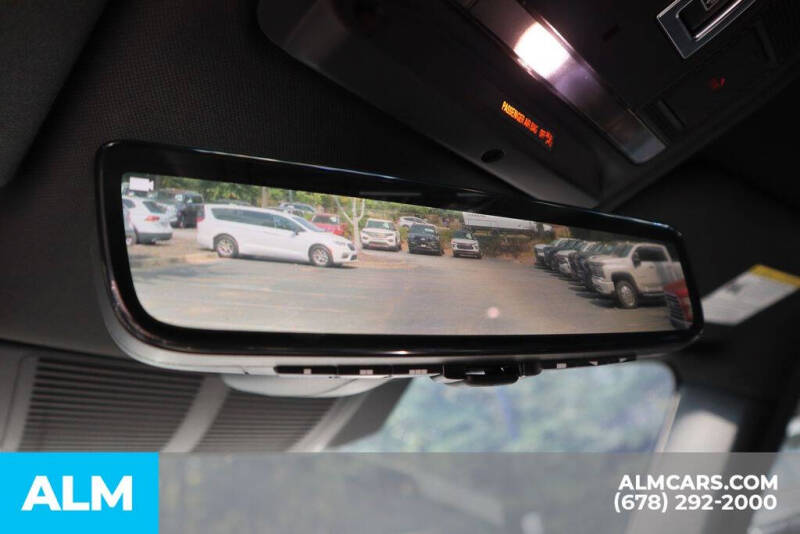 2023 Land Rover Defender 110 V8