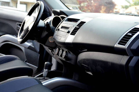 2008 Mitsubishi Outlander ES