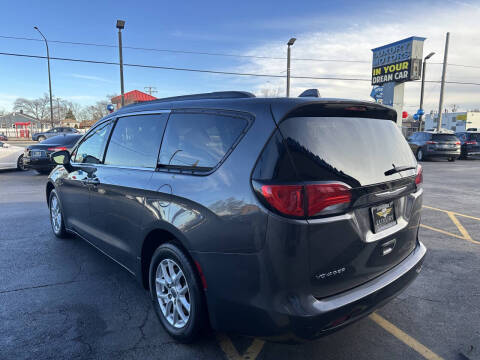 2020 Chrysler Voyager LXi