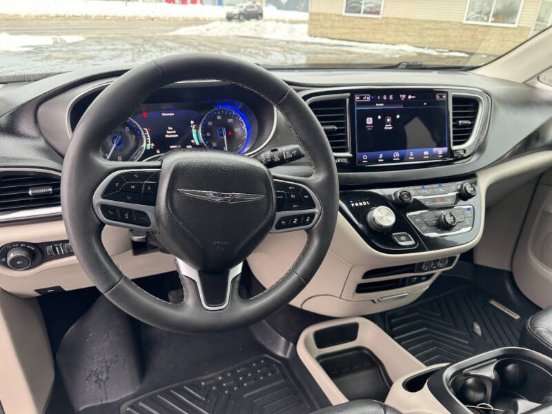2022 Chrysler Pacifica Touring L