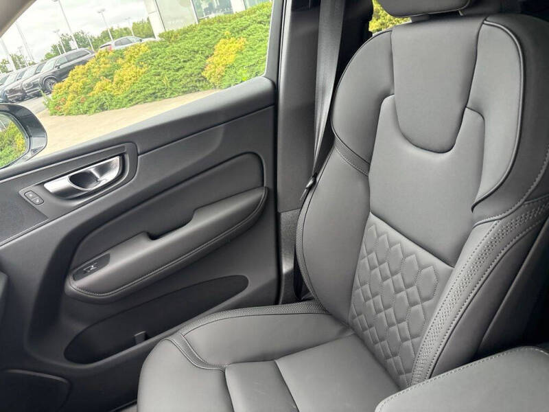 2026 Volvo XC60 B5 Core