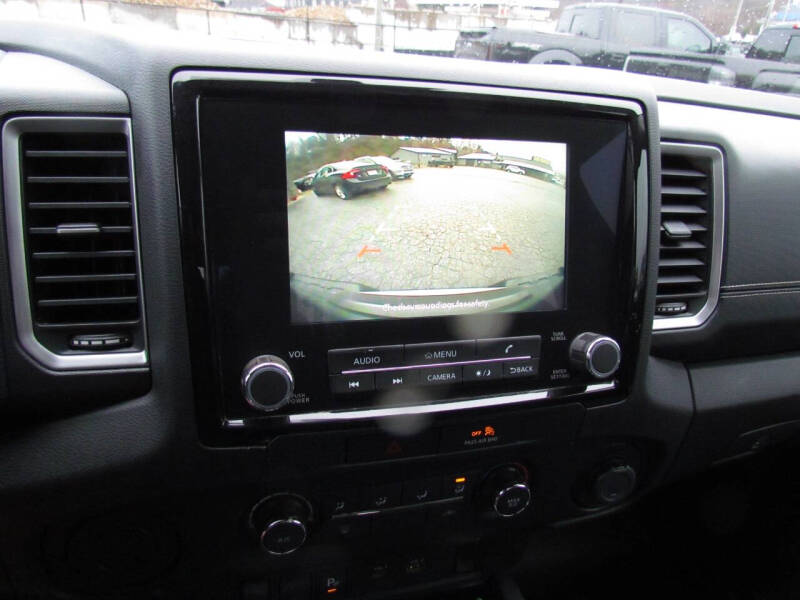 2022 Nissan Frontier SV