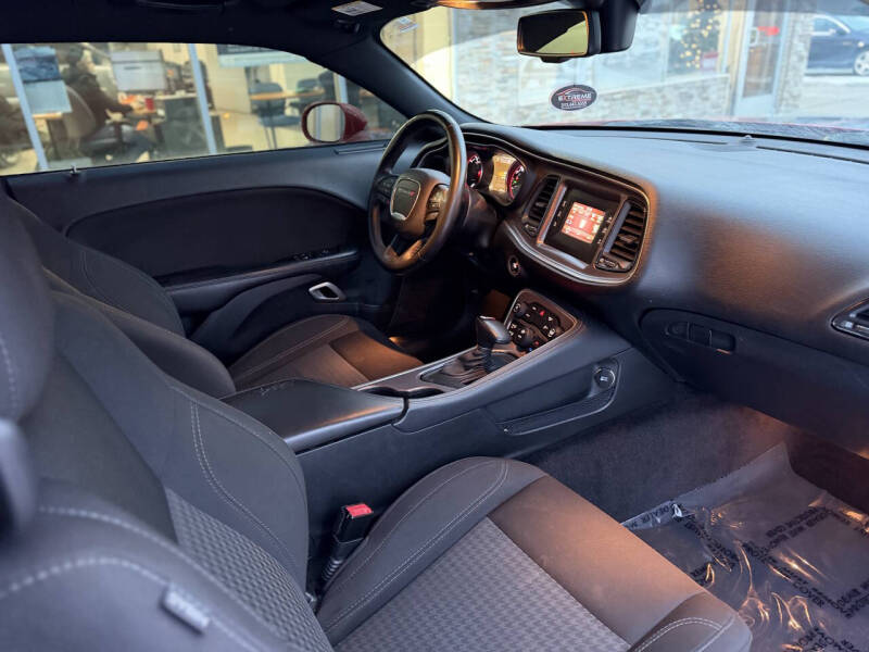 2017 Dodge Challenger SXT