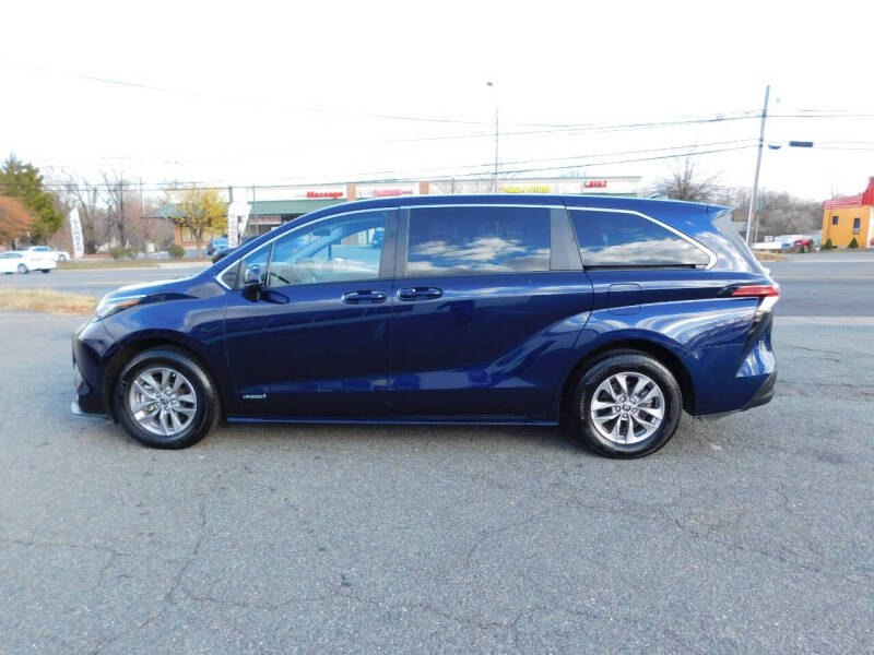 2021 Toyota Sienna LE 8-Passenger