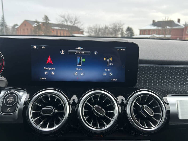 2025 Mercedes-Benz GLB GLB 250 4MATIC