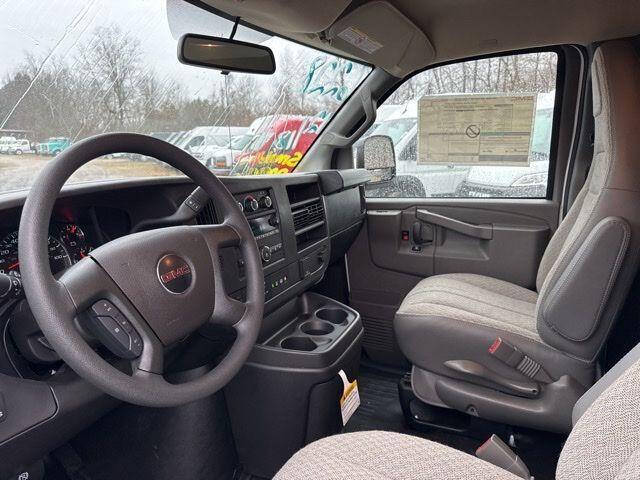 2025 GMC Savana 2500
