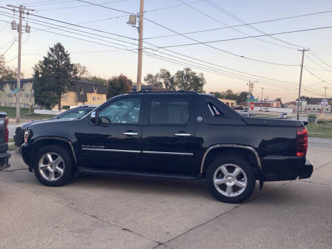 2013 Chevrolet Avalanche for sale at EL AMIGO AUTO SALES in Des Moines IA