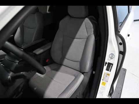 2025 Toyota Sienna LE 8-Passenger