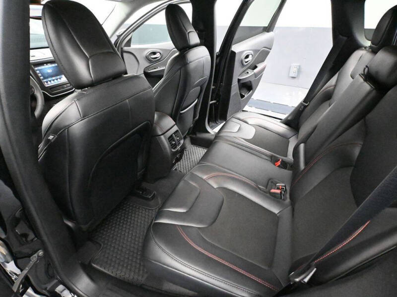 2022 Jeep Cherokee Trailhawk