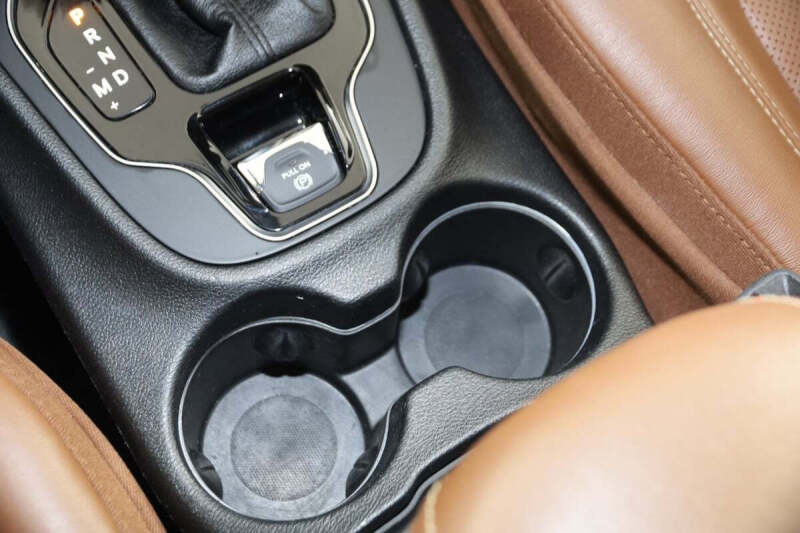 2019 Jeep Cherokee Overland