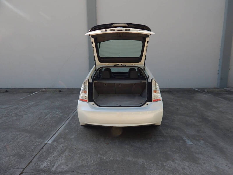 2010 Toyota Prius III