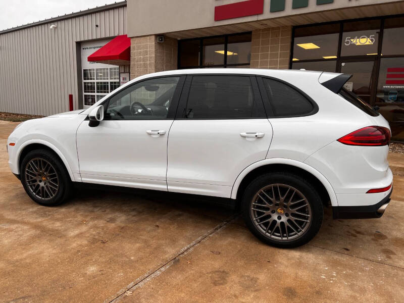 2017 Porsche Cayenne Platinum Edition