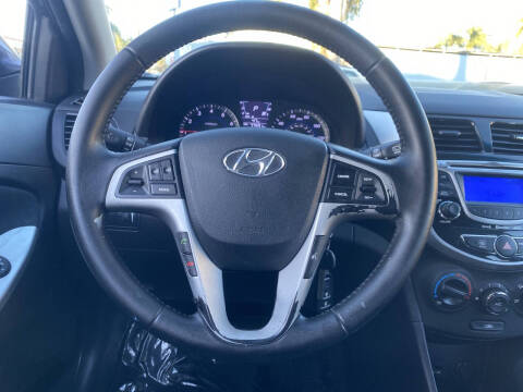 2013 Hyundai Accent SE