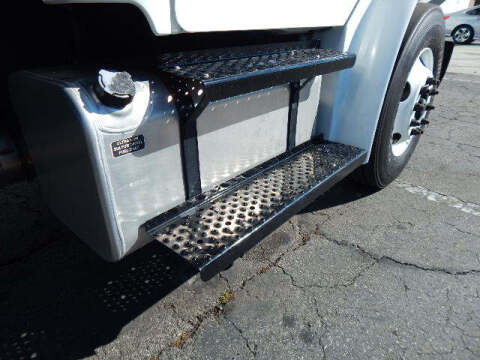 2014 Freightliner M2 106