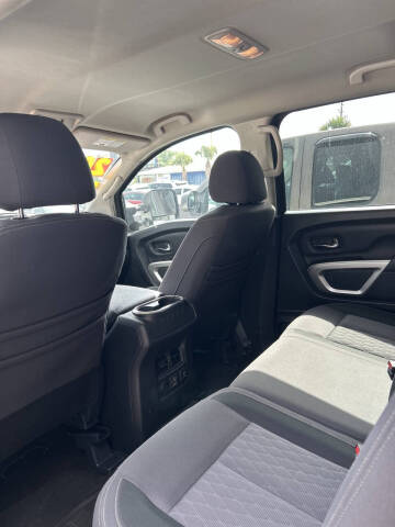 2020 Nissan Titan SV