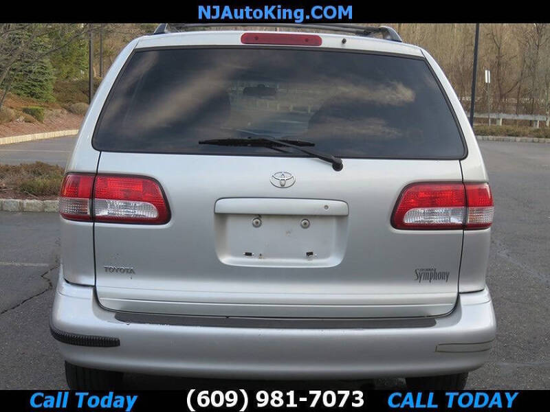 2003 Toyota Sienna LE