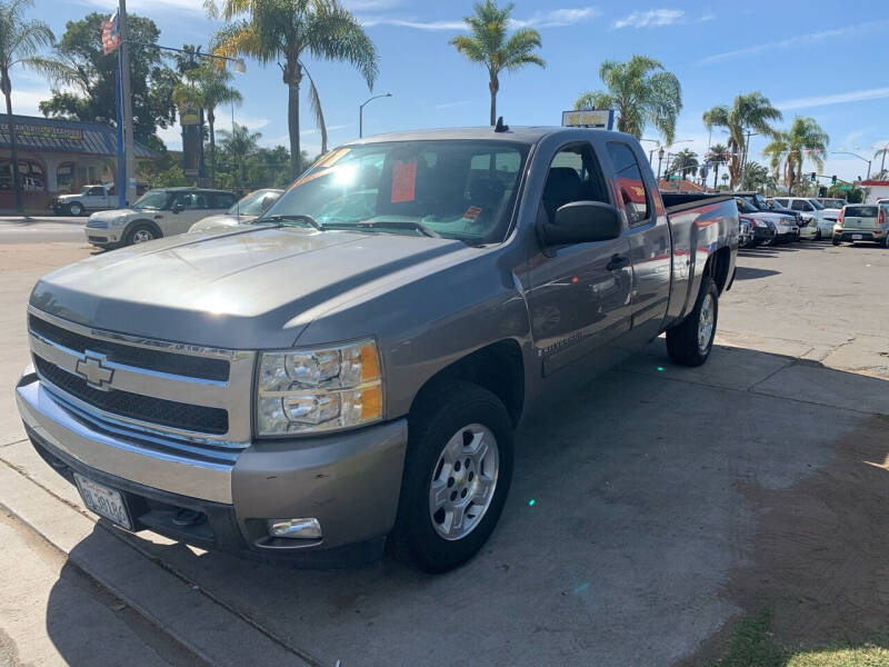 2007 Chevrolet Silverado 1500 for sale at 3K Auto in Escondido CA