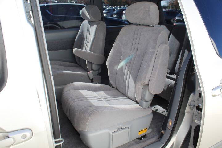 2002 Toyota Sienna LE