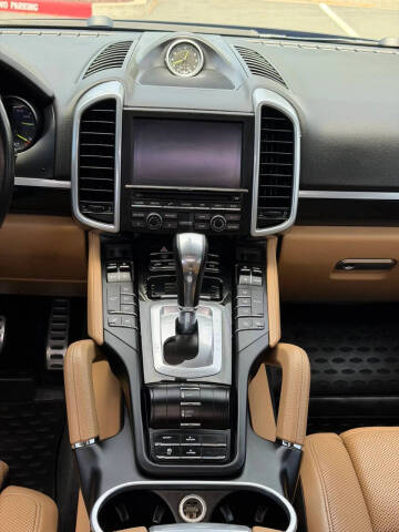 2016 Porsche Cayenne S E-Hybrid