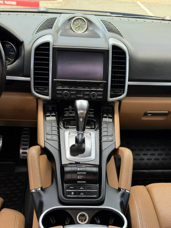 2016 Porsche Cayenne S E-Hybrid