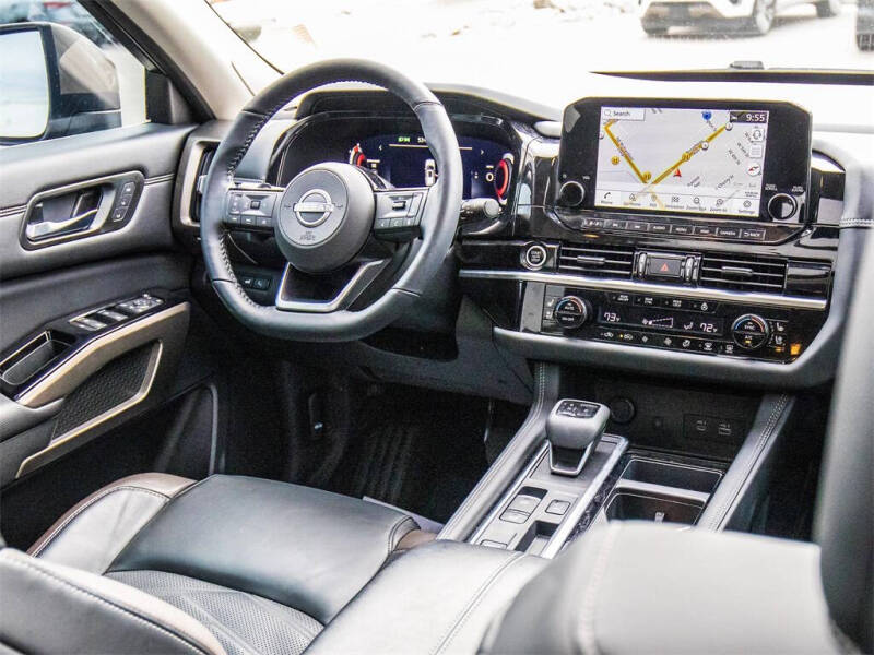 2024 Nissan Pathfinder Platinum