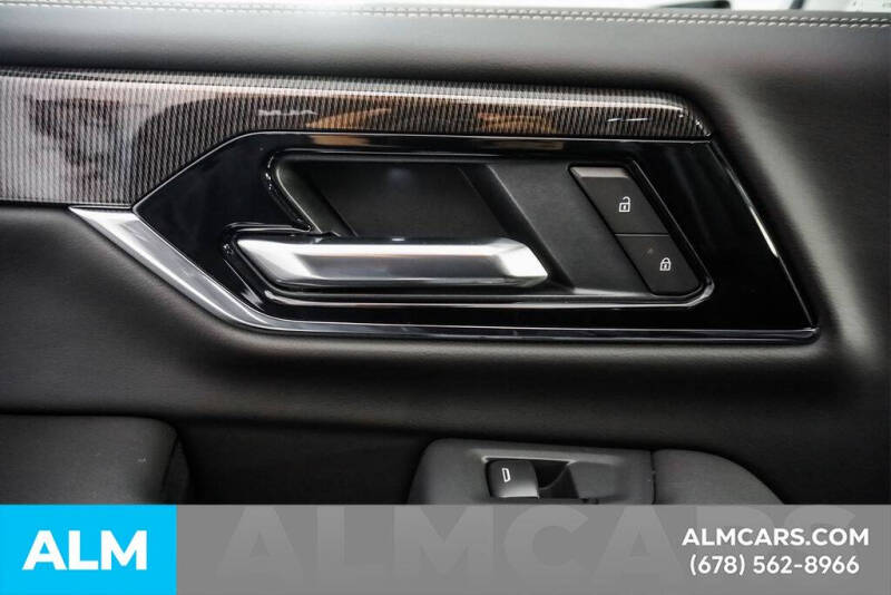 2025 GMC Yukon Elevation