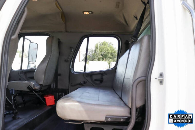 2018 Freightliner M2 106