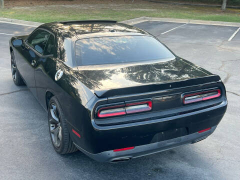 2015 Dodge Challenger SXT