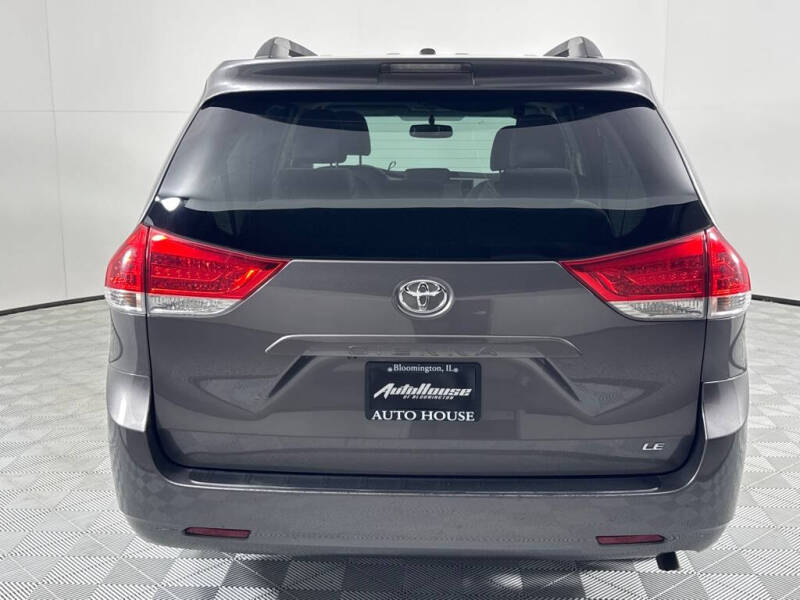 2014 Toyota Sienna LE 8-Passenger