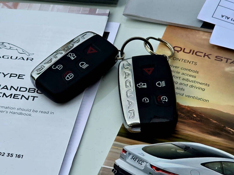 2016 Jaguar F-TYPE R