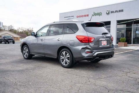 2017 Nissan Pathfinder SL