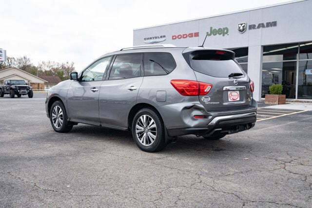2017 Nissan Pathfinder SL