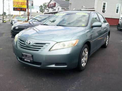 2009 Toyota Camry for sale at GREG'S EAGLE AUTO SALES in Massillon OH