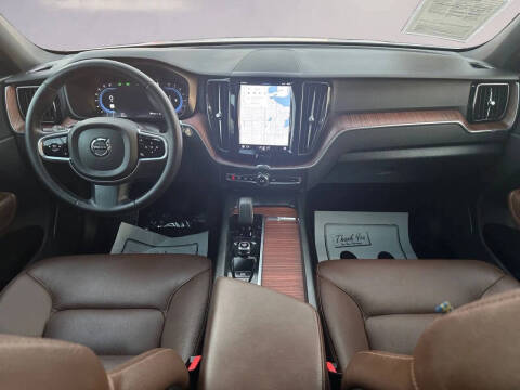 2023 Volvo XC60 B5 Plus Bright Theme