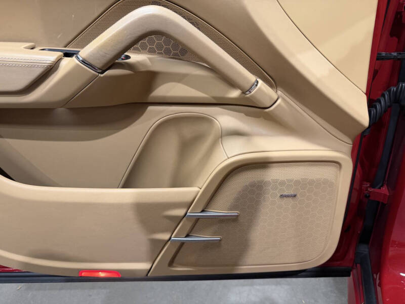 2017 Porsche Cayenne GTS