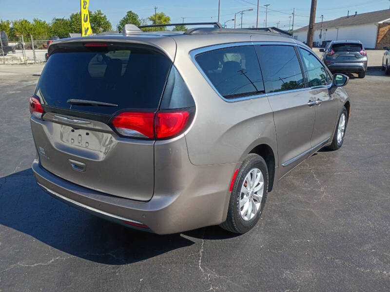 2017 Chrysler Pacifica Touring Plus