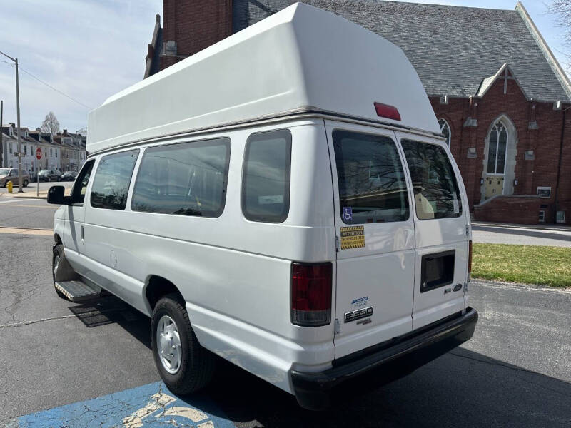 2012 Ford E-Series E-350 SD